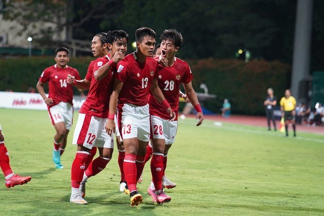 Lewat pertandingan yang menguras emosi dan menguji kekuatan mental, Timnas Indonesia memastikan lolos ke semifinal Piala AFF 2020 usai mengalahkan Malaysia 4-1, Minggu (19/12/2021) malam.