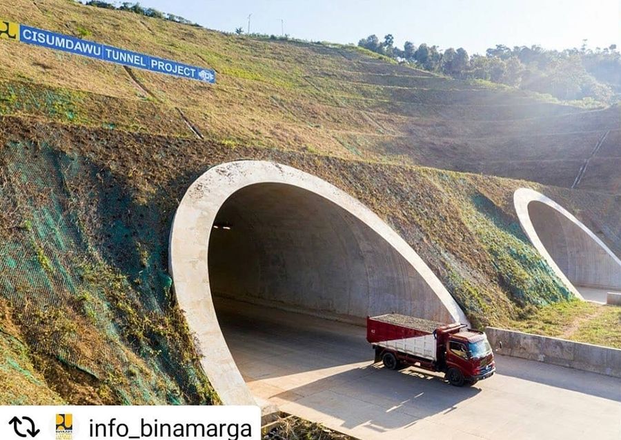 Tol Cisumdawu Resmi Beroperasi: Terowongan Kembar Membelah Perut Gunung dan Menembus Bukit