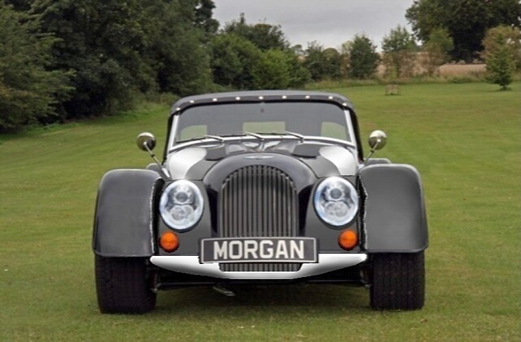 Produsen mobil asal Inggris, Morgan menghadirkan kendaraan Plus Four LM62 secara terbatas, sebagai penanda sejarah 60 tahun dari Morgan Plus 4 SuperSport yang sempat memenangkan balapan 24 jam Le Mans.