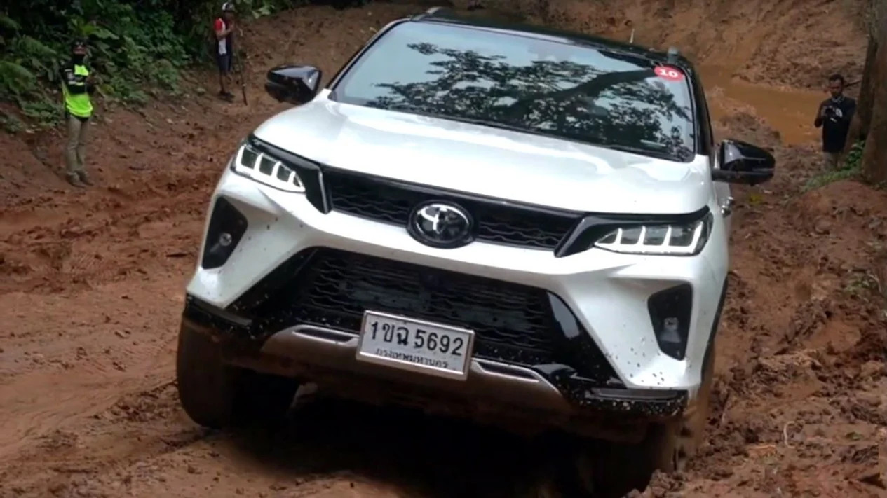 Toyota Fortuner Baru Segera Mengaspal di Indonesia