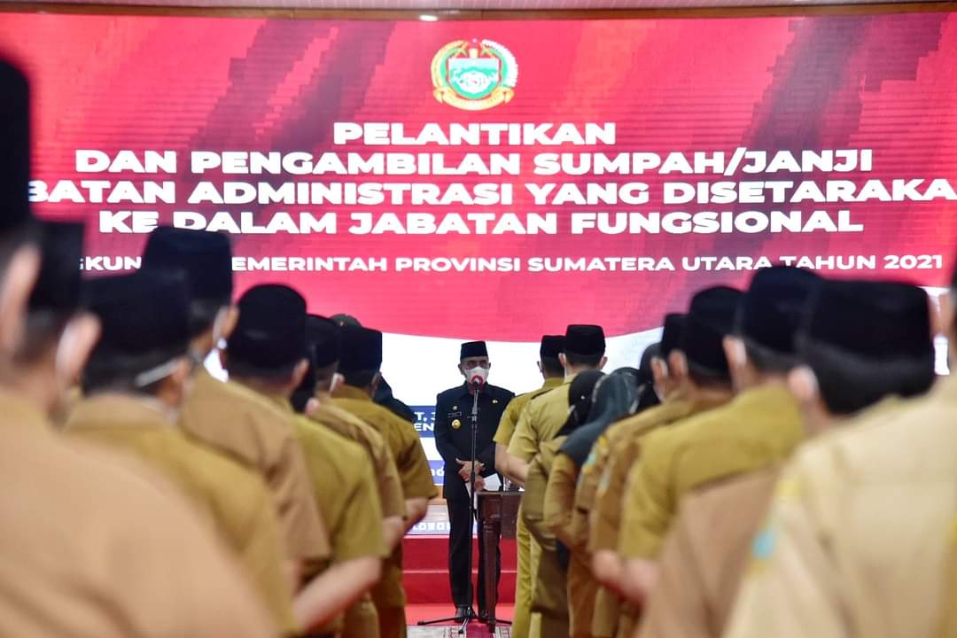 Gubernur Sumatera Utara (Sumut) Edy Rahmayadi melantik 399 pejabat fungsional di lingkungan Pemerintah Provinsi (Pemprov) Sumut. Para pejabat yang dilantik tersebut sebelumnya merupakan pejabat administrasi yang disetarakan ke dalam jabatan fungsional.