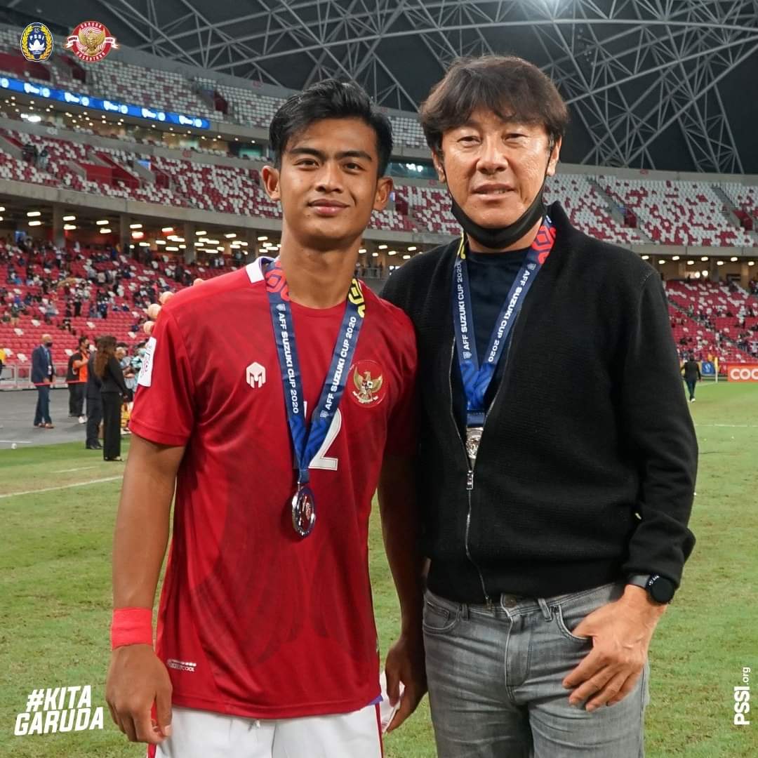 Legenda sepak bola Singapura, Baihakki Khaizan, memberikan pujian untuk bek Timnas Indonesia, Pratama Arhan. Ia bahkan memprediksi bahwa pemain asal Blora itu bakal menjadi pemain berkelas di Asia.