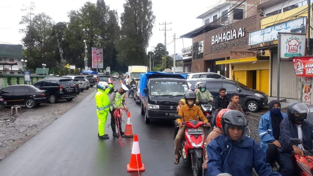 Cuaca Ekstrim, Masyarakat Diminta Hati-hati di Jalan Medan - Kabupaten Karo