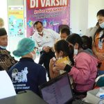 Wakil Bupati Pakpak Bharat H Mutsyuhito Solin, Dr, M.Pd menghadiri peluncuruan (launching) vaksinasi merdeka anak serentak se Indonesia, Rabu (5/1/2021).