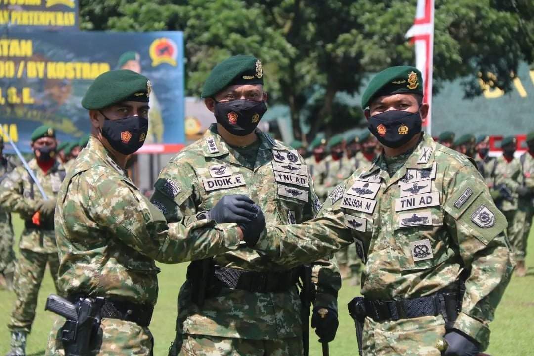 Komandan Brigade Infanteri (Danbrigif) Raider 9 Kostrad Kolonel Inf Didik Efendi, S.I.P. memimpin pelaksanaan serah terima jabatan Komandan Batalyon Infanteri Raider 509/BY Kostrad dari Letkol Inf Syafrinaldi, S.E. kepada Mayor Inf Hulisda Melala, Jember, Jawa Timur. Jumat (14/01/2022).