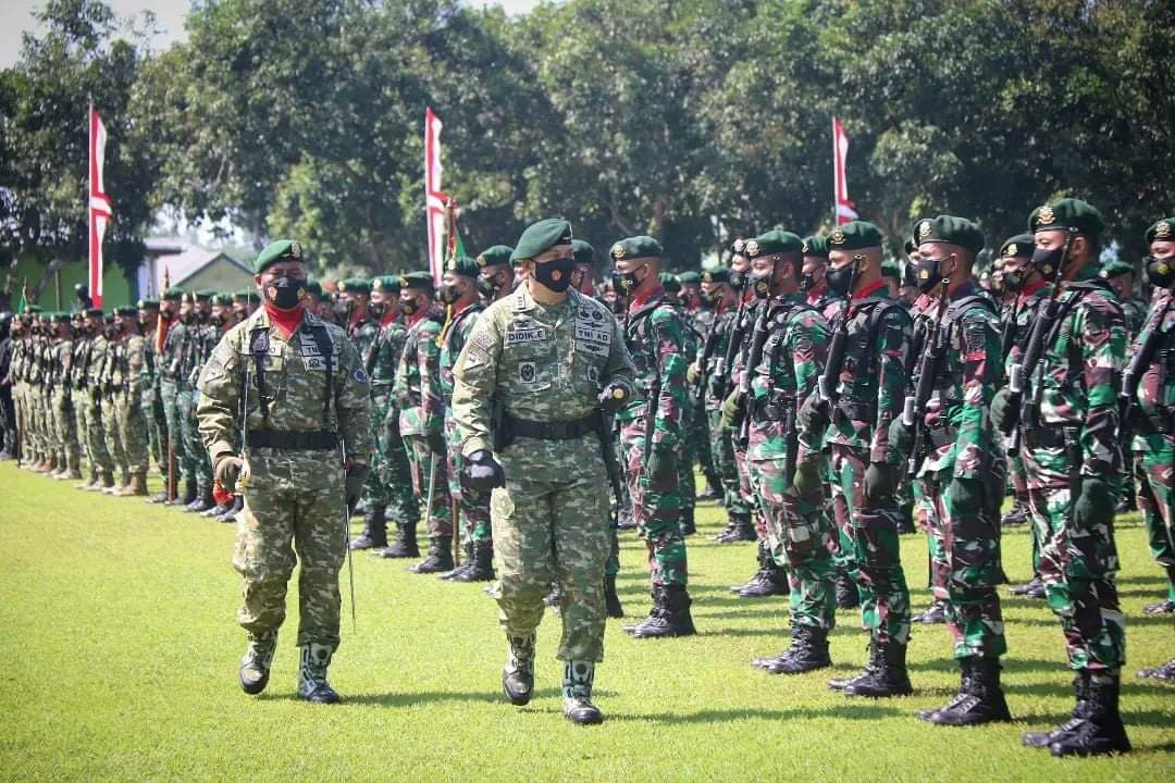 Komandan Brigade Infanteri (Danbrigif) Raider 9 Kostrad Kolonel Inf Didik Efendi, S.I.P. memimpin pelaksanaan serah terima jabatan Komandan Batalyon Infanteri Raider 509/BY Kostrad dari Letkol Inf Syafrinaldi, S.E. kepada Mayor Inf Hulisda Melala, Jember, Jawa Timur. Jumat (14/01/2022).