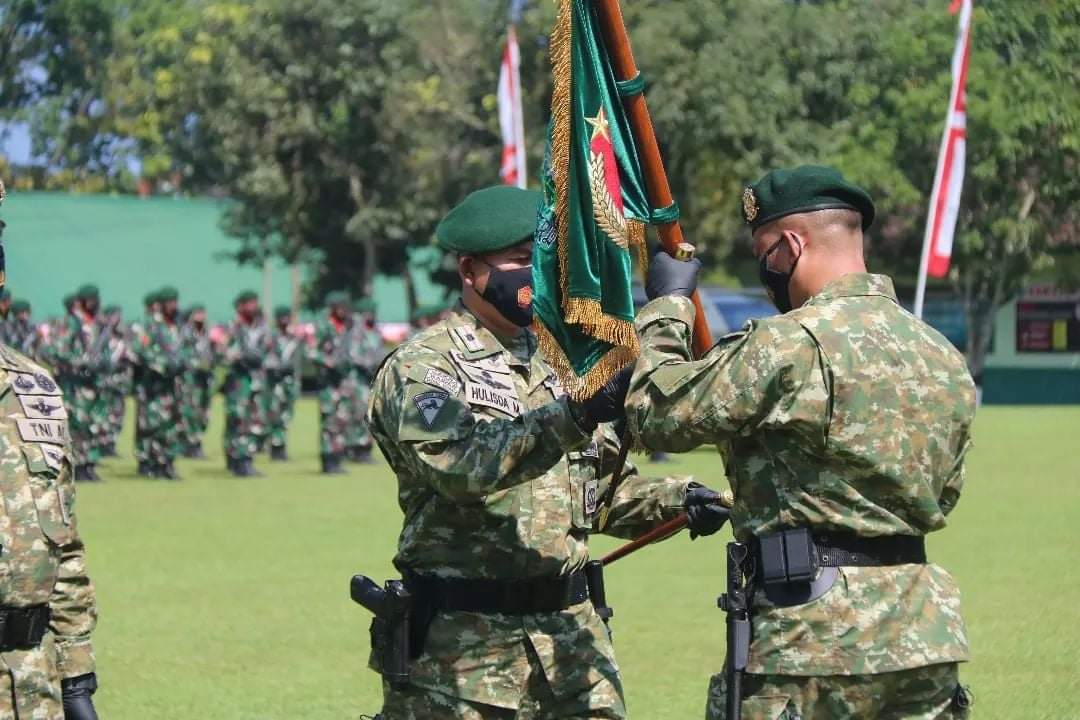 Komandan Brigade Infanteri (Danbrigif) Raider 9 Kostrad Kolonel Inf Didik Efendi, S.I.P. memimpin pelaksanaan serah terima jabatan Komandan Batalyon Infanteri Raider 509/BY Kostrad dari Letkol Inf Syafrinaldi, S.E. kepada Mayor Inf Hulisda Melala, Jember, Jawa Timur. Jumat (14/01/2022).