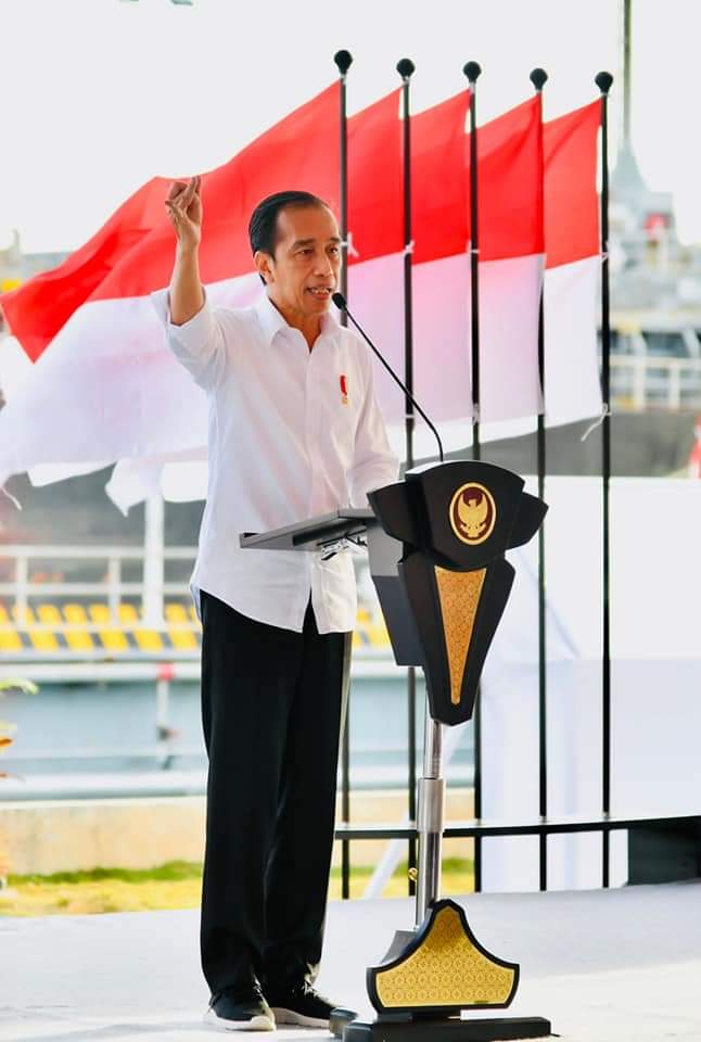 Presiden Joko Widodo resmi melepas ekspor smelter grade alumina (SGA) Tahun 2022 produksi PT Bintan Alumina Indonesia (BAI), di Kawasan Ekonomi Khusus (KEK) Galang Batang, Kabupaten Bintan, Selasa (25/1/2022).
