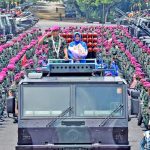 Komandan Korps Marinir (Dankormar) Mayjen TNI (Mar) Suhartono melaksanakan exit briefing di lapangan apel Kesatrian Marinir Sutedi Senaputra Karangpilang, Surabaya, Selasa (25/01/2022).