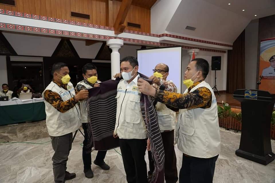 Bupati Pakpak Bharat, Franc Bernhard Tumanggor menandatangani Nota Kerjasama dengan pihak Badan Pemeriksa Keuangan dan Pembangunan (BPKP) Perwakilan Sumatera Utara.
