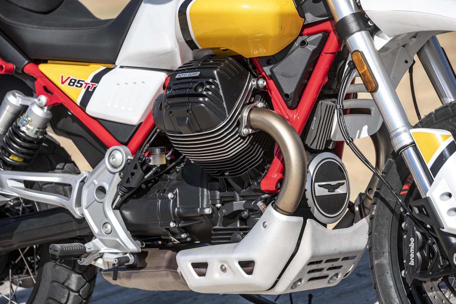 Moto Guzzi dikabarkan tengah menyiapkan motor baru yang dibangun dari platform V7. Motor ini disebut-sebut memiliki julukan V850X. Foto spyshot motor tersebut sempat diunggah oleh Moto.it pada akhir Oktober 2021.