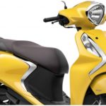 Gambar paten dari skutik terbaru Yamaha baru-baru ini bocor di dunia maya. Dari gambar yang terlihat, produsen berlogo garpu tala tersebut sepertinya tengah mengembangkan sebuah skuter bergaya retro sebagai penantang Honda Scoopy.