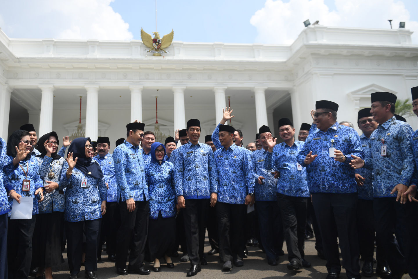 Menteri Pendayagunaan Aparatur Negara dan Reformasi Birokrasi (PANRB) Tjahjo Kumolo menetapkan sistem kerja terbaru bagi aparatur sipil negara (ASN).