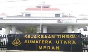 Kejaksaan Tinggi Sumatera Utara (Kejatisu) menangkap FSN, yang merupakan tersangka kasus dugaan korupsi anggaran perbaikan jalan di Asahan, Sumatera Utara (Sumut).