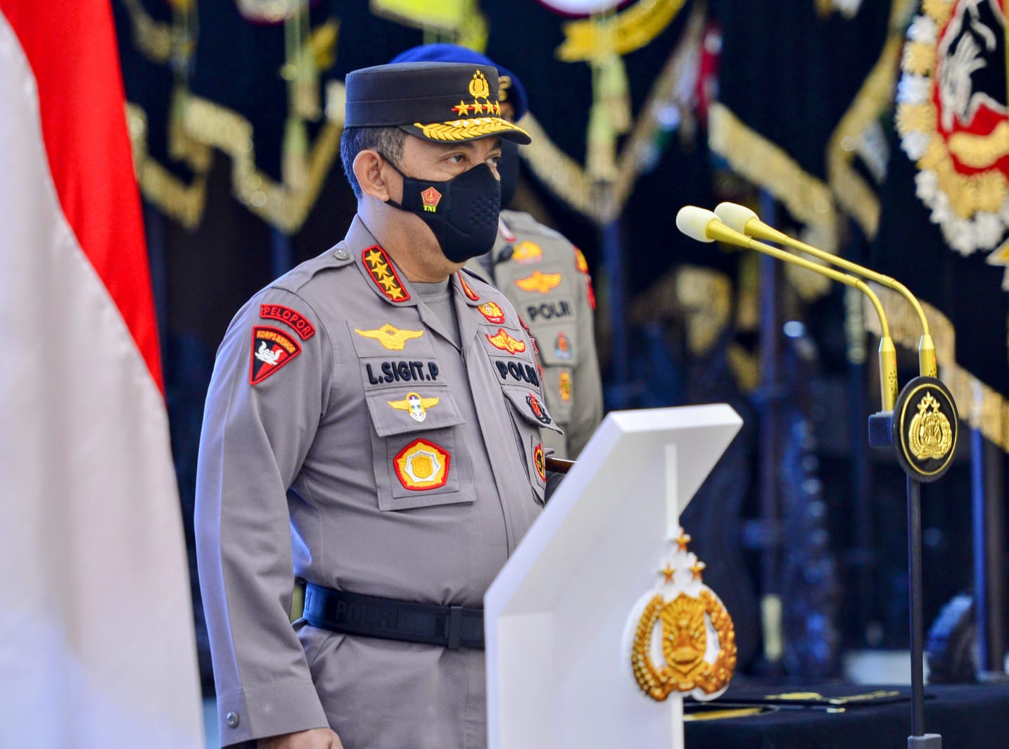 Jenderal Listyo Sigit Prabowo hari ini genap satu tahun menjabat Kepala Kepolisian Negara Republik Indonesia (Kapolri), setelah dilantik Presiden Joko Widodo (Jokowi), pada 27 Januari 2021.