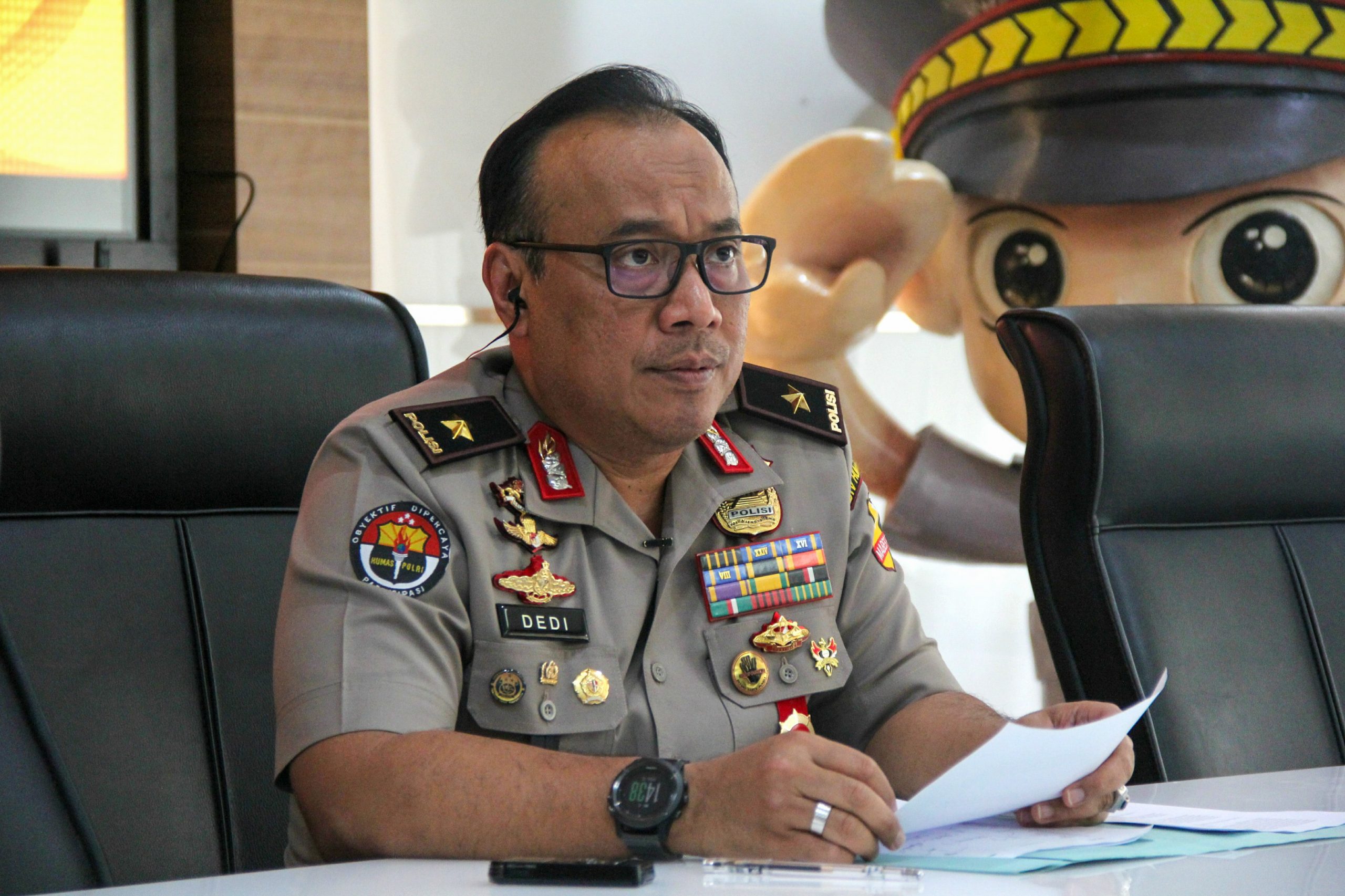 Kepala Divisi Humas Polri Irjen Dedi Prasetyo mengatakan, pihak Polda Sumatera Utara (Sumut) sedang memeriksa Kapolrestabes Medan Kombes (Pol) Riko Sunarko yang diduga menerima suap dari istri bandar narkoba.