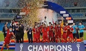 Timnas Vietnam sukses menjuarai Piala AFF U-23 2022 setelah membantai Thailand di babak final yang digelar Morodok Techo National Stadium, Phnom Penh, Sabtu (23/2/2022) malam WIB.