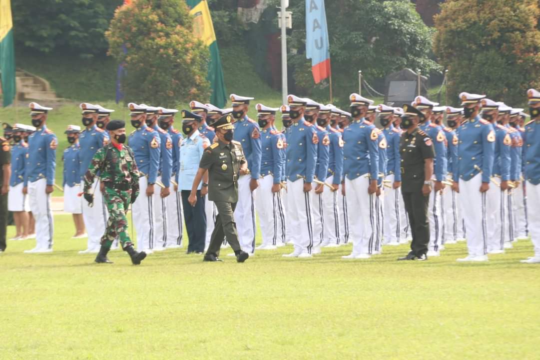 Danjen Akademi TNI Tutup Pendidikan Dasar Integratif Taruna Akademi TNI Tahun Pendidikan 2021/2022 