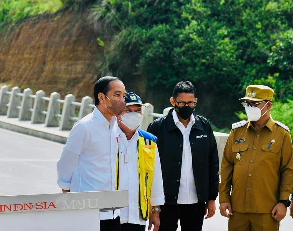 Presiden RI Joko Widodo (Jokowi) mengawali rangkaian kunjungan kerja di Provinsi Sumatra Utara (Sumut), dengan meresmikan Jalan Bypass Balige, yang ada di Kabupaten Toba, Rabu (02/02/2022).