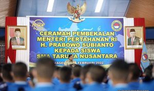 Menteri Pertahanan Republik Indonesia, Prabowo Subianto bercita-cita menjadikan SMA Taruna Nusantara sebagai sekolah yang unggul dan terbaik di tingkat dunia.