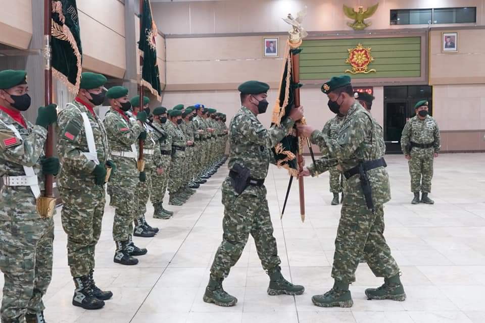 Pangkostrad Pimpin Sertijab Pangdiv 2 Kostrad