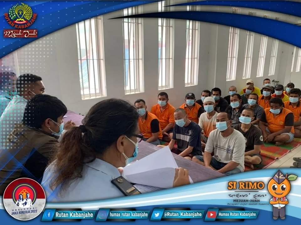 Kepala Rutan Kelas IIB Kabanjahe Kanwil Kemenkumham Sumut Sangapta Surbakti melaluibKasubsie Pelayanan Tahanan, Sastra Barus beserta pejabat struktural melakukan sosialisasi Permenkumham Nomor 7 Tahun 2022 kepada warga binaan di Rutan Kabanjahe, Sabtu (13/2/2022).