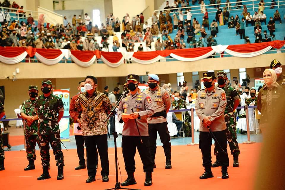 Pangdam II/Sriwijaya, Gubernur dan Kapolda Sumsel Dampingi Kapolri Tinjau Vaksinasi Massal