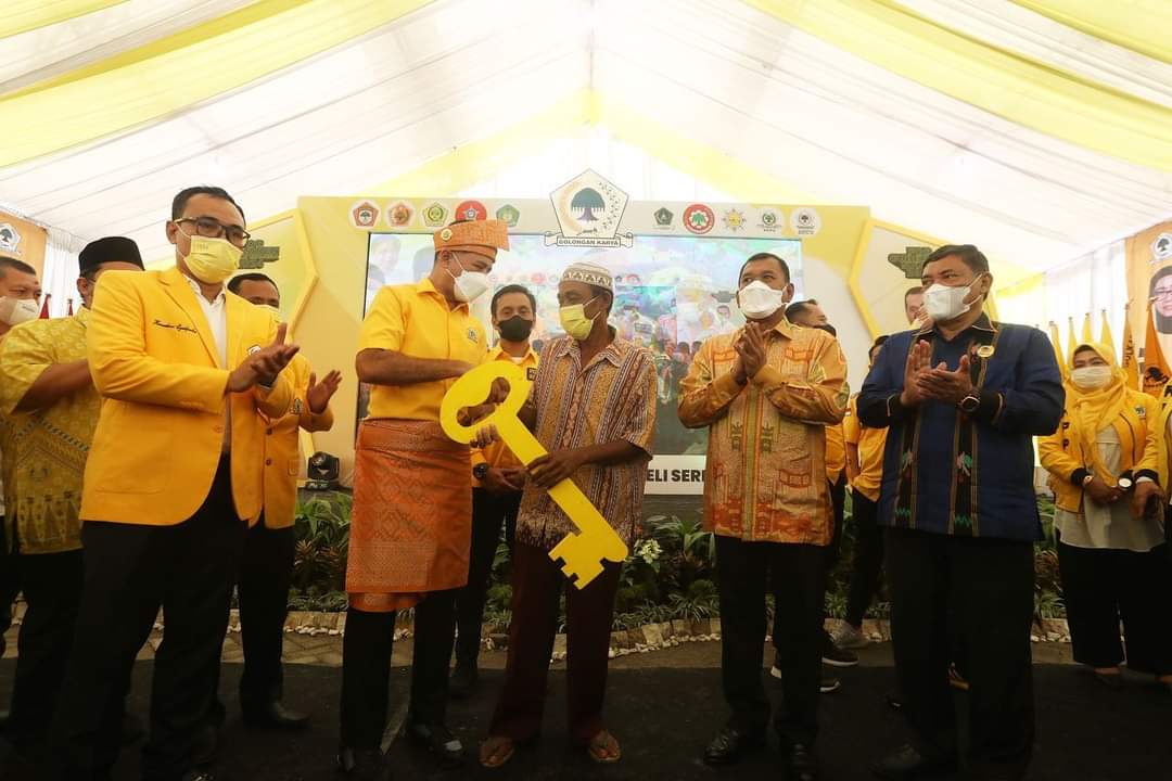 Musa Rajekshah saat pelantikan dan peresmian kantor baru DPD Partai Golkar Deliserdang di Jalan Karya Jasa nomor 2 Kecamatan Lubuk Pakam, Del8 Serdang, Senin (28/2/2022).