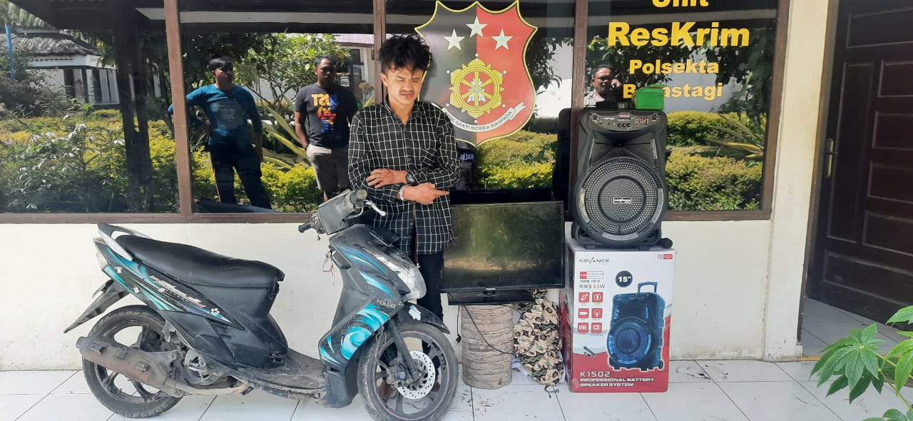 Seorang pencuri sepeda motor di Kota Wisata Berastagi tertangkap tangan mencuri motor Yamaha Mio dengan nomor polisi 6257 OT milik salah satu warga Berastagi, Minggu (13/2/2022).