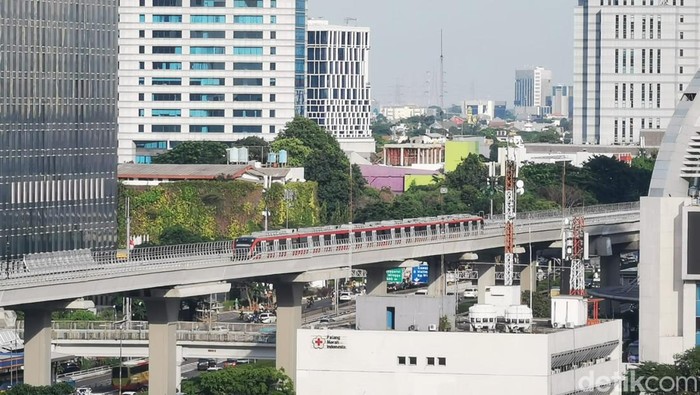 Naik LRT dari Bekasi ke Cawang Cuma 28 Menit!