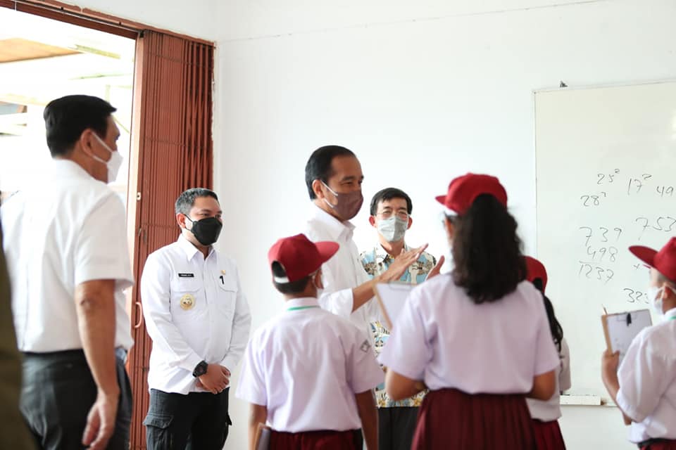 Bupati Pakpak Bharat Dampingi Presiden Jokowi Bertemu Anak-Anak Pandai Matematika