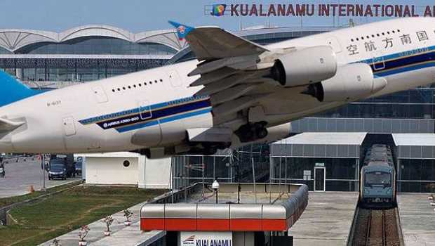 Aktivitas angkutan kargo di Bandara Internasional Kualanamu Deli Serdang, Sumatera Utara, mengalami kenaikan sekitar dua persen menjelang bulan puasa Ramadan tahun ini.