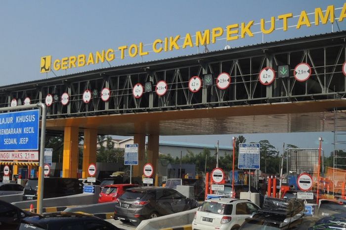 Kementerian Pekerjaan Umum dan Perumahan Rakyat (PUPR) siap mengimplementasikan sistem transaksi nirsentuh atau multi lane free flow (MLFF) di seluruh ruas jalan tol di Indonesia.