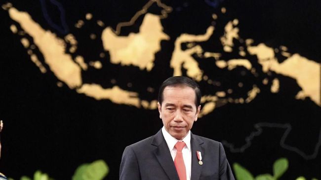 Presiden Joko Widodo (Jokowi) menyatakan kebijakan pemerintah yang sedang membangun Ibu Kota Negara (IKN) Nusantara, Kalimantan Timur, jangan diartikan sebagai sikap pemerintah akan meninggalkan Kota Jakarta.
