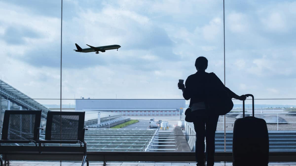 Untuk menghindari antrean panjang di bandara saat kedatangan, pemerintah membuat ketentuan baru yang mengharuskan pelaku perjalanan domestik mengisi e-HAC sebelum keberangkatan.
