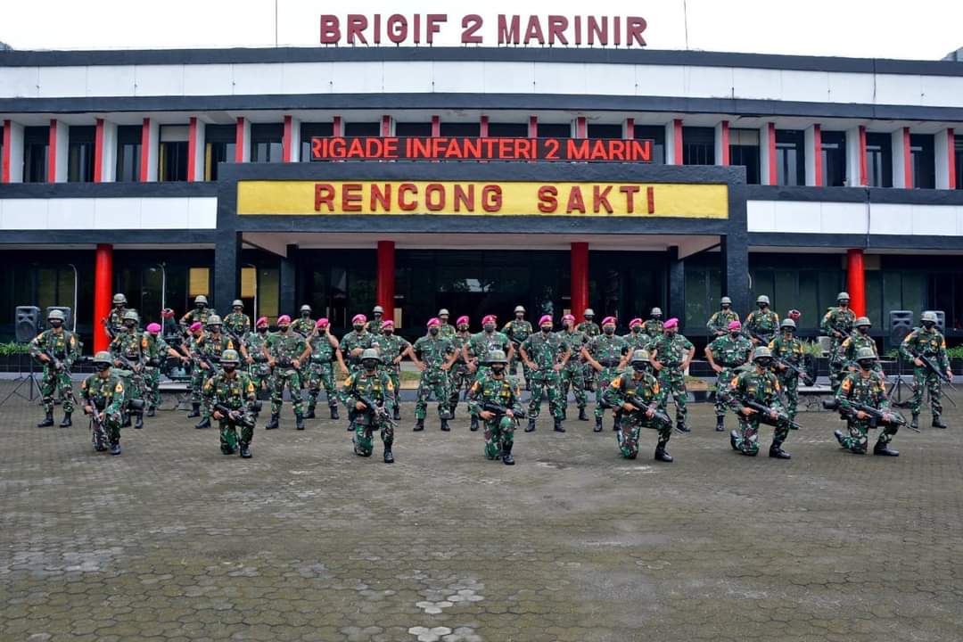 Komandan Brigif 2 Marinir Pasmar 2 Kolonel Marinir Rudi Harto Marpaung secara resmi menerima 25 Taruna Akademi Angkatan Laut (AAL) Tingkat IV Korps Marinir Angkatan 67 yang akan melaksanakan Latihan Praktek Magang di Brigif 2 Marinir di Lapangan Rencong Sakti Mako Brigif 2 Marinir Gedangan, Sidoarjo, Jawa Timur. Selasa (1/03/2022).