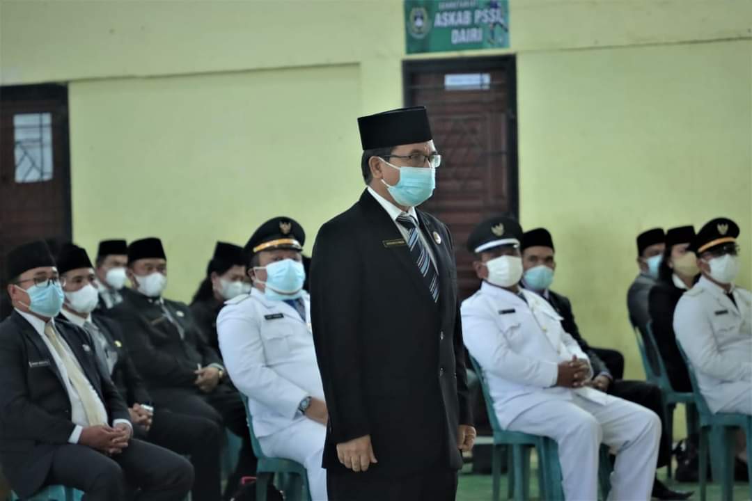 Bupati Dairi, Dr Eddy Keleng Ate Berutu melantik pejabat di lingkungan Pemerintah Kabupaten Dairi di Gedung Olahraga Sidikalang, Rabu (2/3/2022).