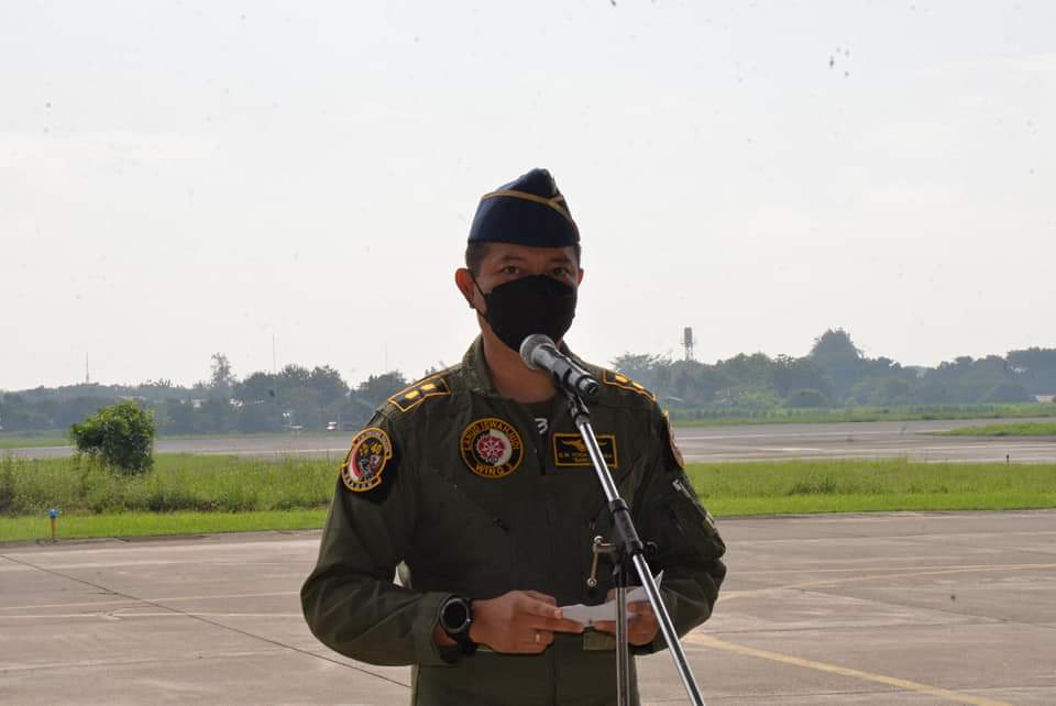 Kapten Pnb Panji “Groot” Satrio Dewanto torehkan prestasi membanggakan dengan meraih 1000 jam terbang dalam menerbangkan pesawat F-16 Fighting Falcon, Rabu (2/3/2022)