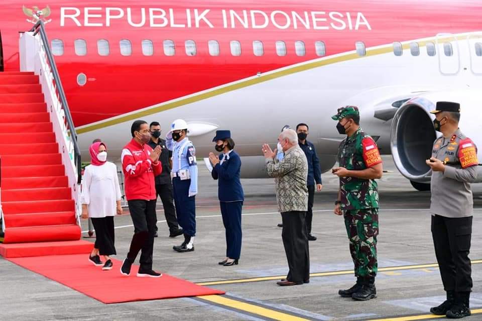 Tiba di Balikpapan, Presiden Jokowi Langsung Gelar Rapat Dengan Para Gubernur