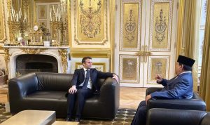 Menteri Pertahanan Republik Indonesia Prabowo Subianto memenuhi undangan pertemuan dengan Presiden Prancis Emmanuel Macron di Élysée Palace, yang merupakan kantor resmi dan kediaman Presiden Macron pada Selasa (15/3/2022) di mana dibicarakan tentang hubungan kerja sama pertahanan antara RI dan Prancis.