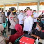Dalam rangka memaksimalkan vaksinasi dosis ll, Kapolda Sumut tinjau pelaksanaan vaksinasi di Kabupaten Serdang Bedagai. Rabu (16/03/2022)