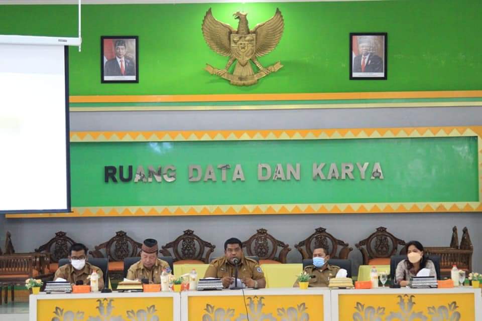 Badan Penelitian dan Pengembangan Kabupaten Labuhanbatu melaksanakan Seminar Hasil Penelitian Analisis Kebutuhan Daerah dan Kelayakan Usaha terhadap Pendirian BUMD Pengelola Pasar Kabupaten Labuhanbatu di Ruang Data Karya, Selasa (22/32022).