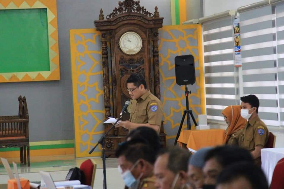 Badan Penelitian dan Pengembangan Kabupaten Labuhanbatu melaksanakan Seminar Hasil Penelitian Analisis Kebutuhan Daerah dan Kelayakan Usaha terhadap Pendirian BUMD Pengelola Pasar Kabupaten Labuhanbatu di Ruang Data Karya, Selasa (22/32022).