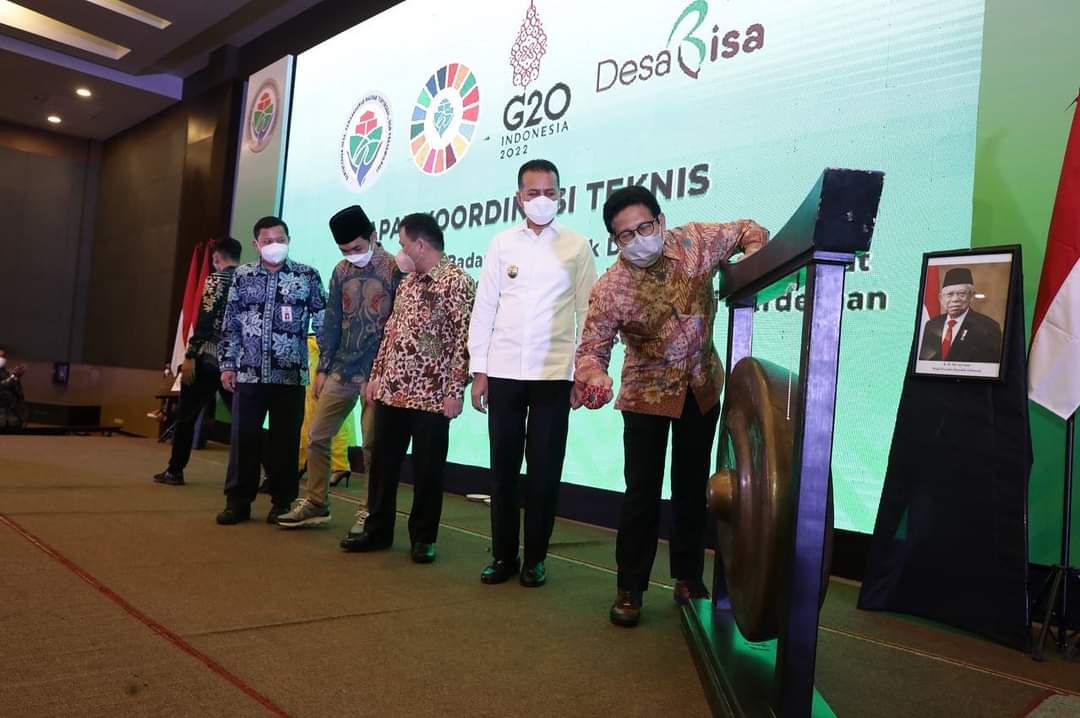 Menteri Desa Pembangunan Daerah Tertinggal dan Transmigrasi (PDTT) Abdul Halim Iskandar mengapresiasi upaya yang dilakukan Pemerintah Provinsi (Pemprov) Sumatera Utara (Sumut) dalam upaya pemulihan ekonomi melalui desa wisata.