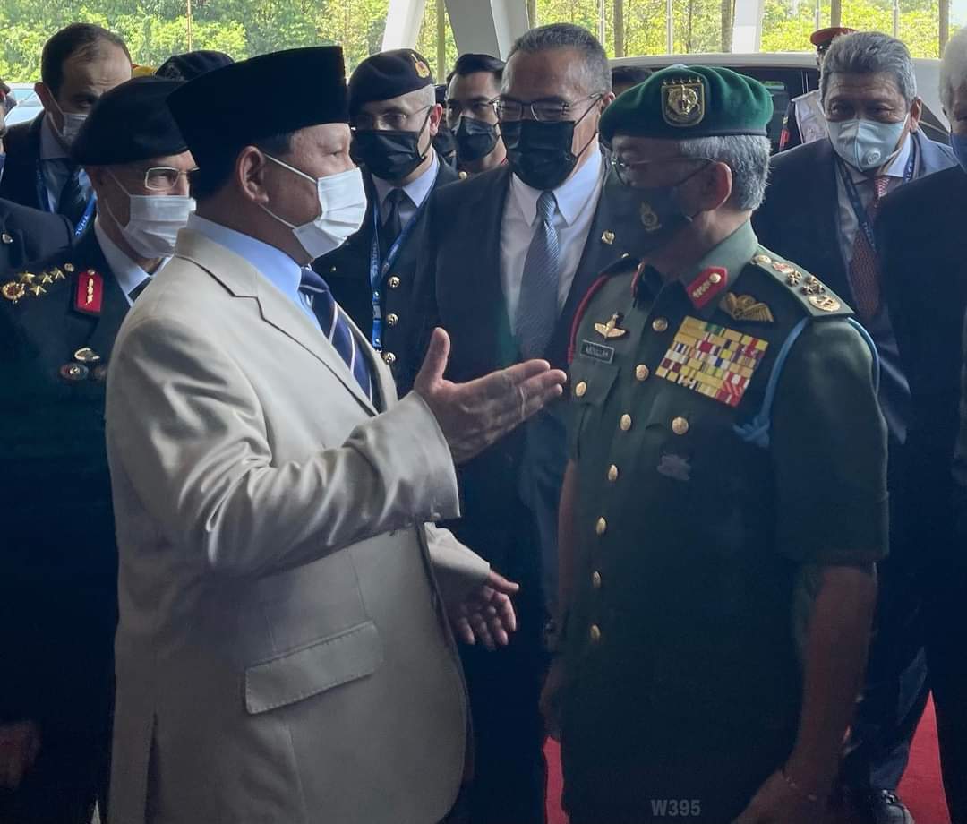 Menhan Prabowo Bertemu Menhan Malaysia dan Filipina Bahas Kerja Sama
