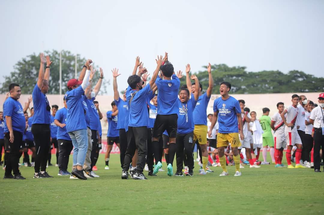 Klub asal Sumatera Utara, Karo United FC sukses menyabet juara Liga 3 Nasional 2021 usai menang lewat drama adu penalti lawan Putra Delta Sidoarjo.