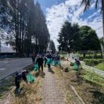 Pabrik AQUA Berastagi Gelar Aksi Bersih-bersih di Destinasi Wisata Gundaling