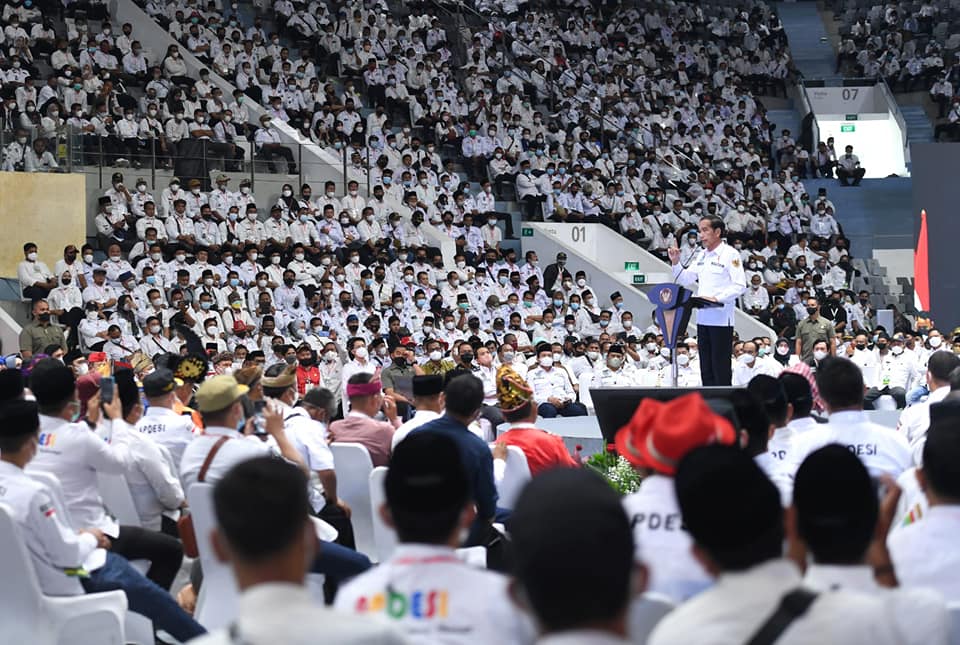 Jokowi Dinobatkan Bapak Pembangunan Desa