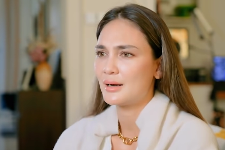 Luna Maya meminta agar setiap pihak tidak hanya bertanya kepada dirinya soal kemungkinan kembali menjalin hubungan asmara dengan Ariel NOAH. Ia mengatakan akan memberikan komentar jika Ariel telah memberikan pernyataan.