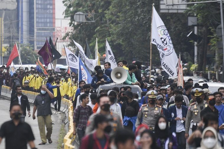 Wakil Ketua DPR RI Sufmi Dasco Ahmad menilai kurang tepat rencana demonstrasi mahasiswa menolak penundaan Pemilu 2024 dan perpanjangan periode jabatan presiden ditujukan ke Presiden Joko Widodo (Jokowi).
